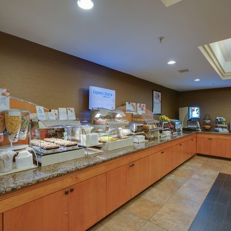 Holiday Inn Express Charles Town By Ihg Shenandoah Junction Exterior photo