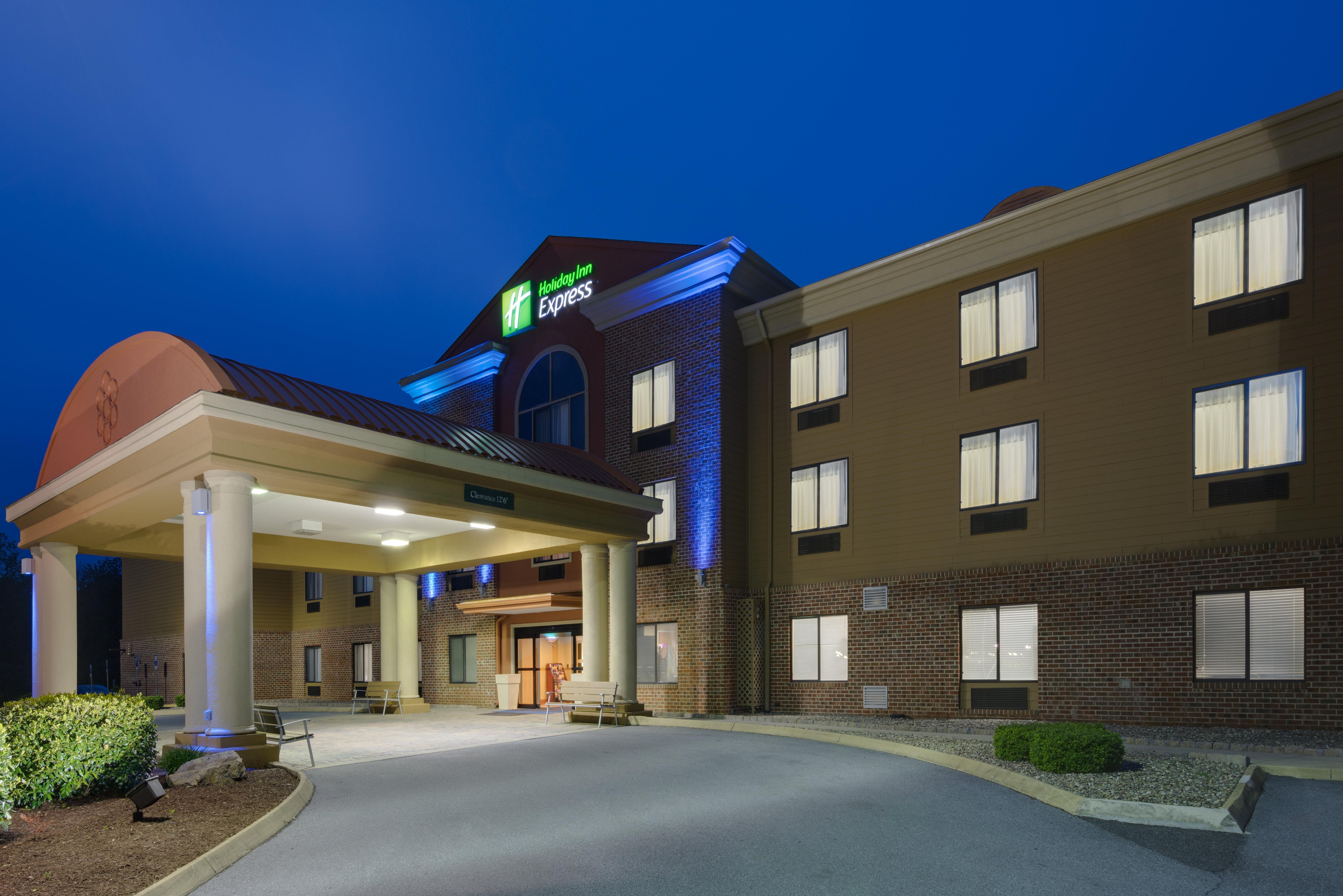 Holiday Inn Express Charles Town By Ihg Shenandoah Junction Exterior photo
