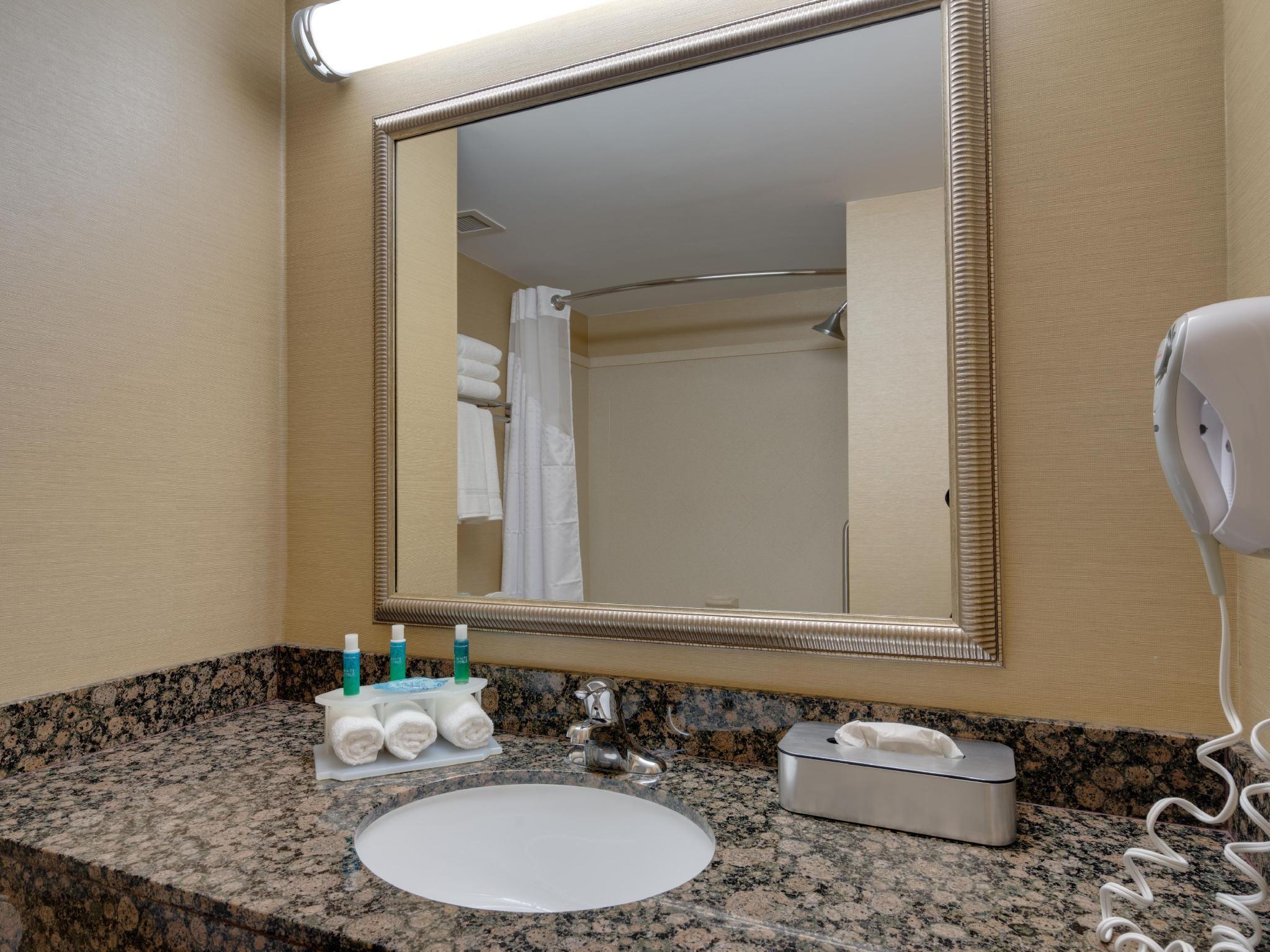 Holiday Inn Express Charles Town By Ihg Shenandoah Junction Exterior photo